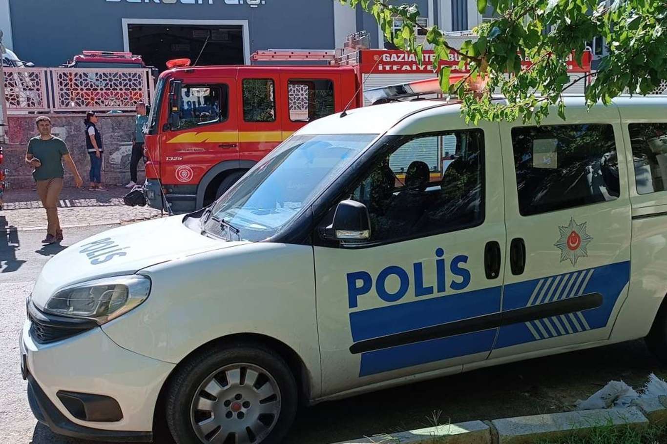 Gaziantep’te fabrikadaki patlamada ölenlerin isimleri belirlendi Gaziantep’te fabrikadaki patlamada ölenlerin isimleri belirlendi